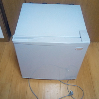 小型１ドア冷凍庫