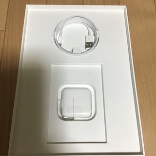 iPad 第六世代　32GB  wifiモデル シルバー