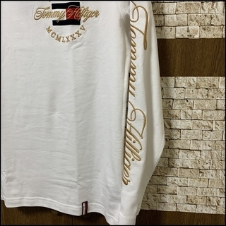 リッチな黄金のロゴ刺繍　希少　ホワイトM　ロンT　TOMMY HILFIGERの画像