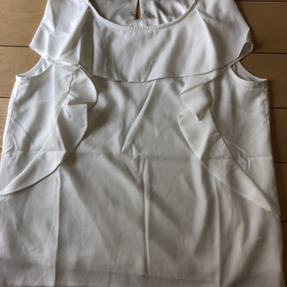 美品フリルノースリーブ　L