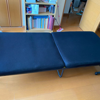 折り畳み可動式ベッド