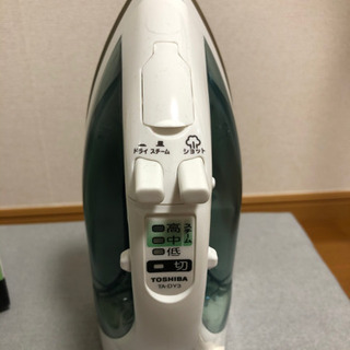 【ほぼ未使用】TOSHIBAスチームアイロン&アイロン台の画像