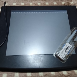ペンタブレット　intuos2