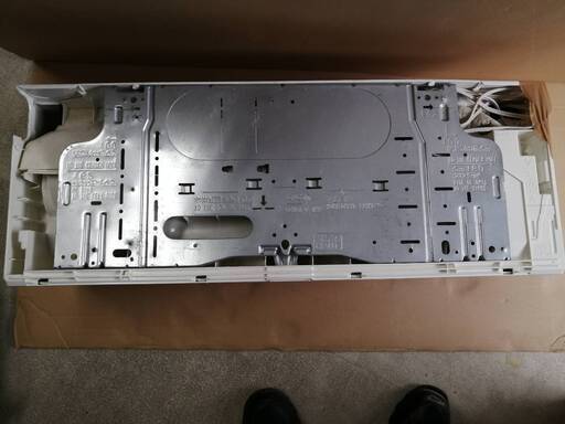☆中古 激安！！ 三菱　ルームエアコン　霧ヶ峰　6-8畳　リモコン付き　MS２-GE225-W形　2015年製　￥22,000！！【M