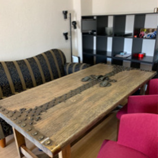 立派なダイニングテーブルです。の画像