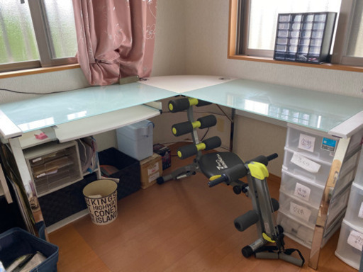 ガラス製ほぼ新品 L字デスク