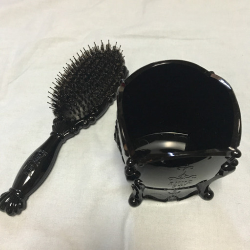 ANNA SUI ヘアブラシ、小物入れ
