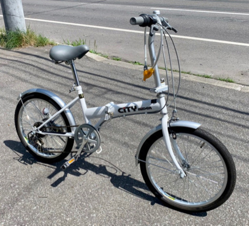 ? 折りたたみ❣️?街乗り便利❗️折りたたみ自転車　20インチ　6段切替　白?無料配送?