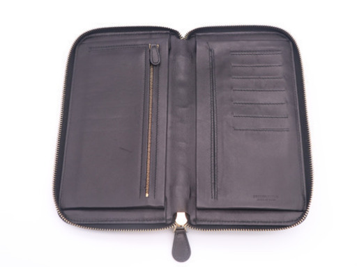 《BOTTEGA VENETA/イントレチャート トラベルケース》 Bランク 黒