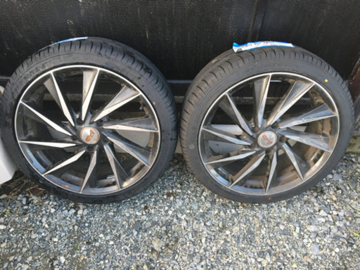 18インチタイヤ、ホイールセット　セレナ　オデッセイなどに