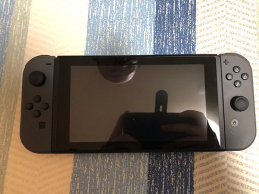 任天堂スイッチ　グレー　中古品　取引中