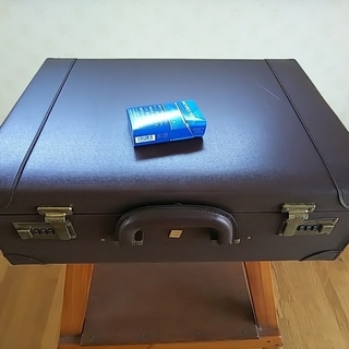 アタッシュケース　厚い物