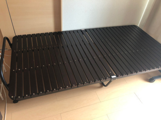 折りたたみ可能ベッド