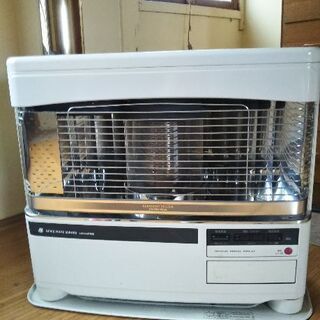 床暖機能付き灯油ストーブ