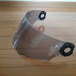 ヘルメットのシールド上げますの画像