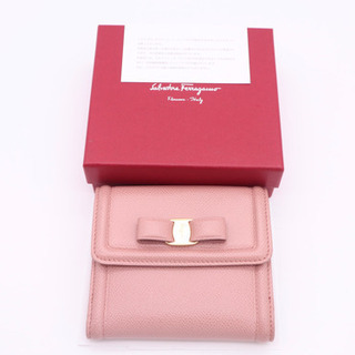 Salvatore Ferragamo/二つ折り財布》ABランク ピンク 箱