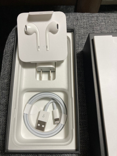 【商談中】iPhone 7 ジェットブラック　128GB 