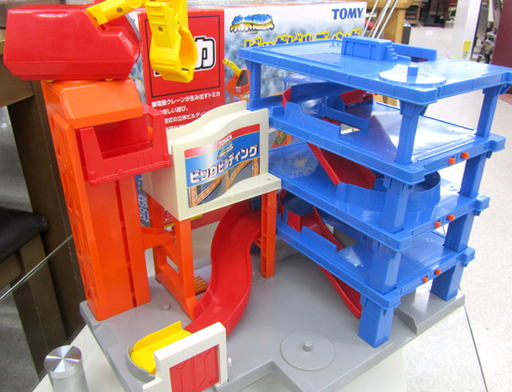 トミカ ビッグビルディング TOMY 電動クレーン 伸縮式ビル