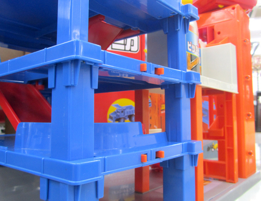 トミカ ビッグビルディング TOMY 電動クレーン 伸縮式ビル