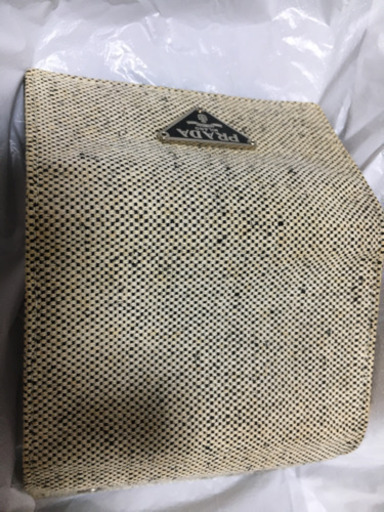 【中古】プラダ6連キーケース　珍しい千鳥格子柄