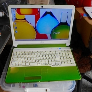 ①Fujitsu lifebook AH54/E Core i5　人気のライムグリーン①