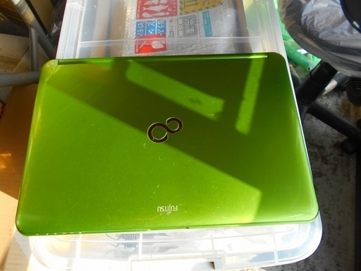 ①Fujitsu lifebook AH54/E Core i5　人気のライムグリーン①