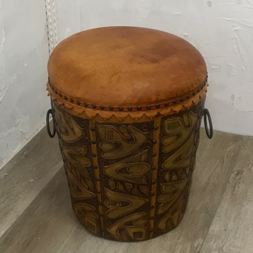 値下げしました❗️革製　収納できるスツール　2