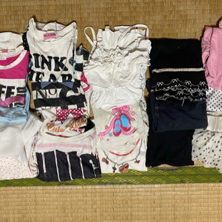女の子、子供服　シミ汚れあり
