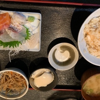 時給1300円　22:00以降1625円　週2日～　ディナー出勤できる方　交通全支給の画像
