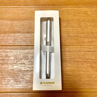 新品★platinum  3機能ボールペン　アイスホワイト色