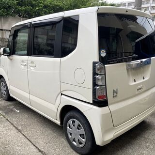 平成25年式 ホンダ N-BOX G プレミアムホワイトパール JF1 修復歴なし ステアリングリモコン付純正ナビ/左パワースライドドアの画像