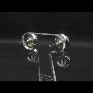 シャネルピアス　刻印あり　本物ですの画像