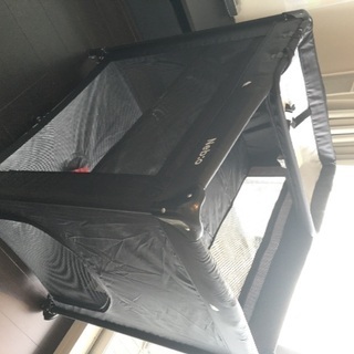 移動・折りたたみ可能　ベビーベッドの画像