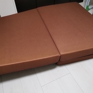徐々に値下げします。美品！丈夫な二段ベット、マットレス、カバー、敷パット付き　使用少の画像