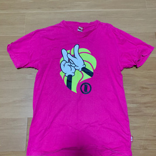 ネスタブランドのTシャツ