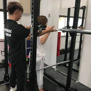京橋の正社員パーソナルトレーナー募集！！未経験可能！月収１７万～の画像