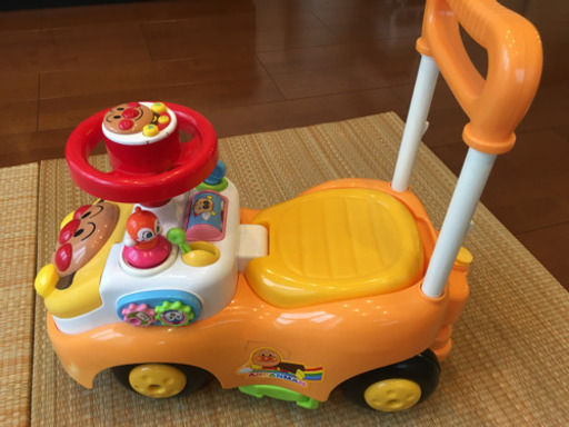再値下げ　アンパンマン  幼児用車　よくばりビジーカー