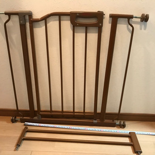 ベビーゲート 幅70〜90cmまで対応の画像
