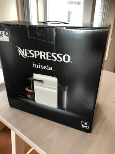 コーヒーメーカー Nespresso C40WH