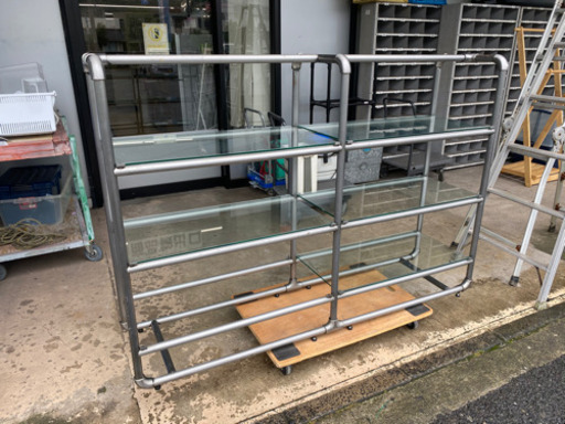 陳列棚　オープンシェルフ　物品棚　ガラス　パイプ　男前　無骨　シャビー