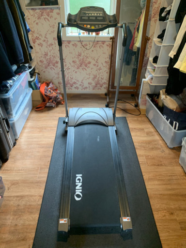 美品　IGNIO 電動ジョギングマシン　J-10 ランニングマシン ルームランナー