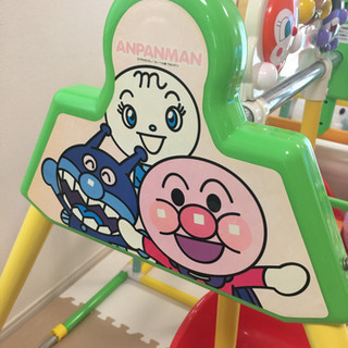 アンパンマンの滑り台&ブランコ付きジャングルジムの画像
