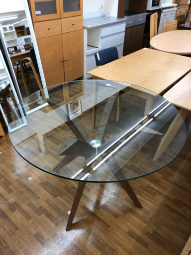 ガラストップダイニングテーブル　CALLIGARIS TOKYO