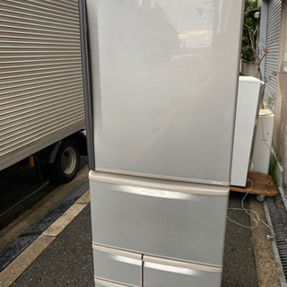 定価20万円・87%オフ・2011年式【美品】TOSHIBA冷蔵庫　5ドア の画像