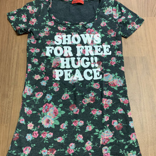 花柄Tシャツ
