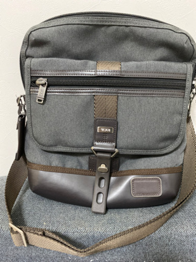 TUMI カバン