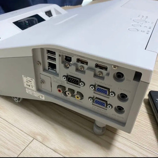 HITACHI 超短焦点プロジェクターの画像