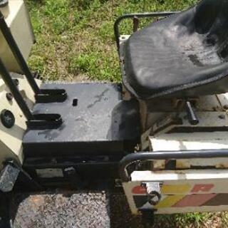 キャタピラーのダンプです、エンジンはディーゼル、セル始動、シリンダーのシールは交換してます、の画像