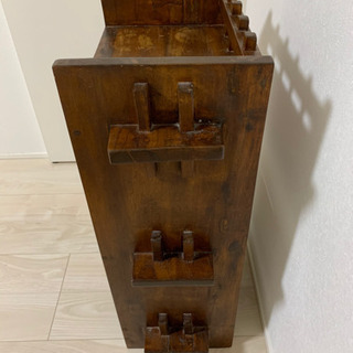 バリ家具の3段棚の画像