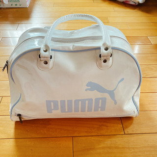 puma プーマ　エナメルバッグ